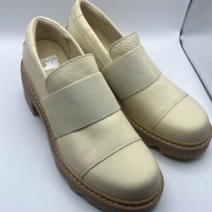 Sorel Joan Now Loafer size 9